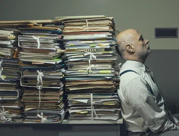 Comment un logiciel d’évaluation des appels d’offres fait gagner du temps et réduit les coûts (jusqu’à −75 %)